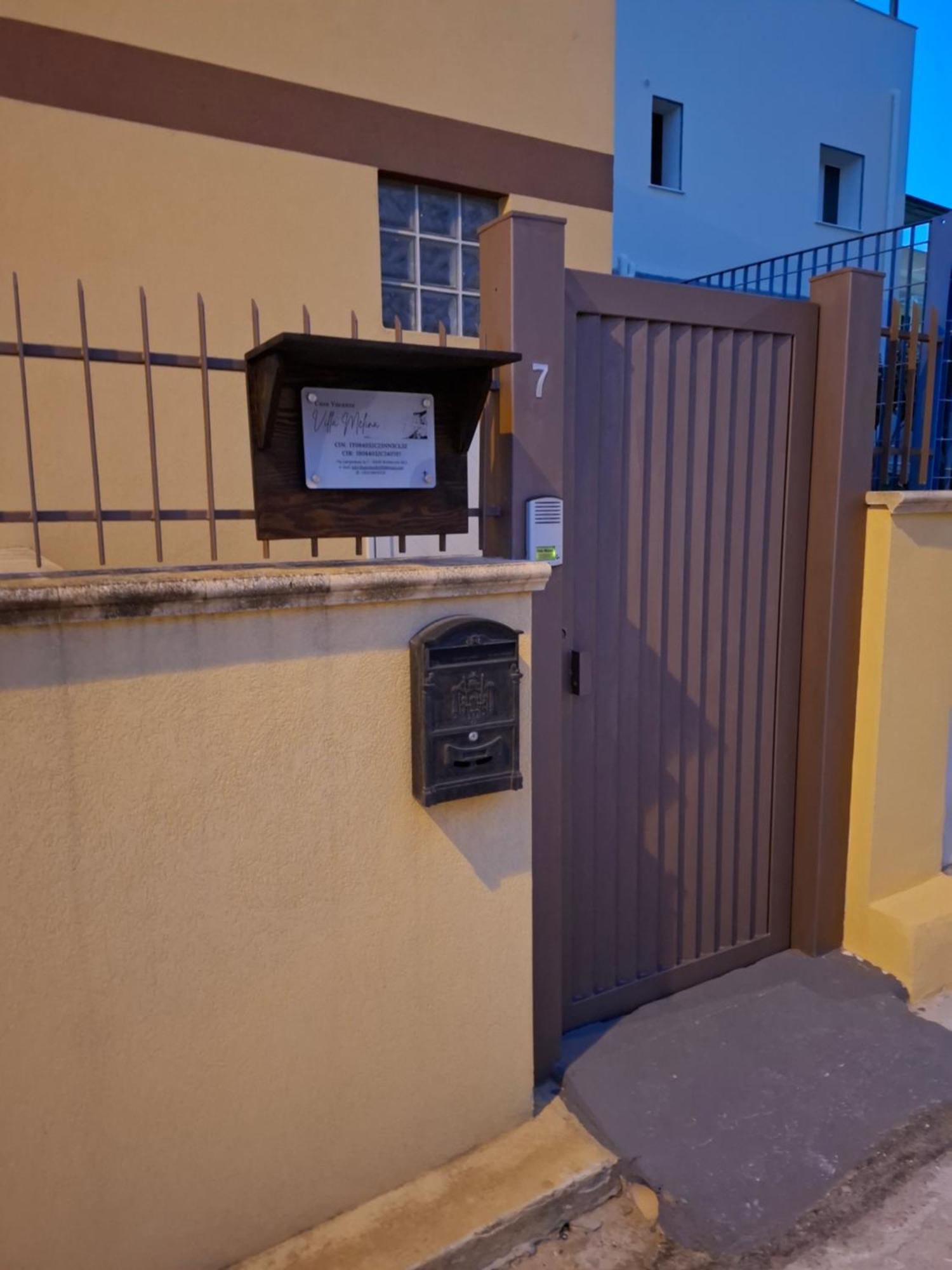 Casa Vacanze Villa Melina レアルモンテ エクステリア 写真